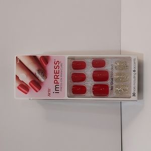 Impress press-on manicure in Tweetheart Red w/ Silver Accent